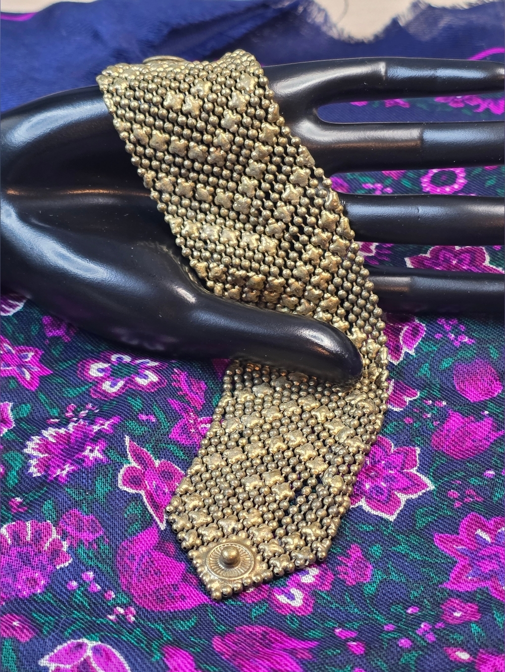 Vtg YIK FUNG Liquid Metal Antiqued brass/Gold Tone Snap Closure Bracelet